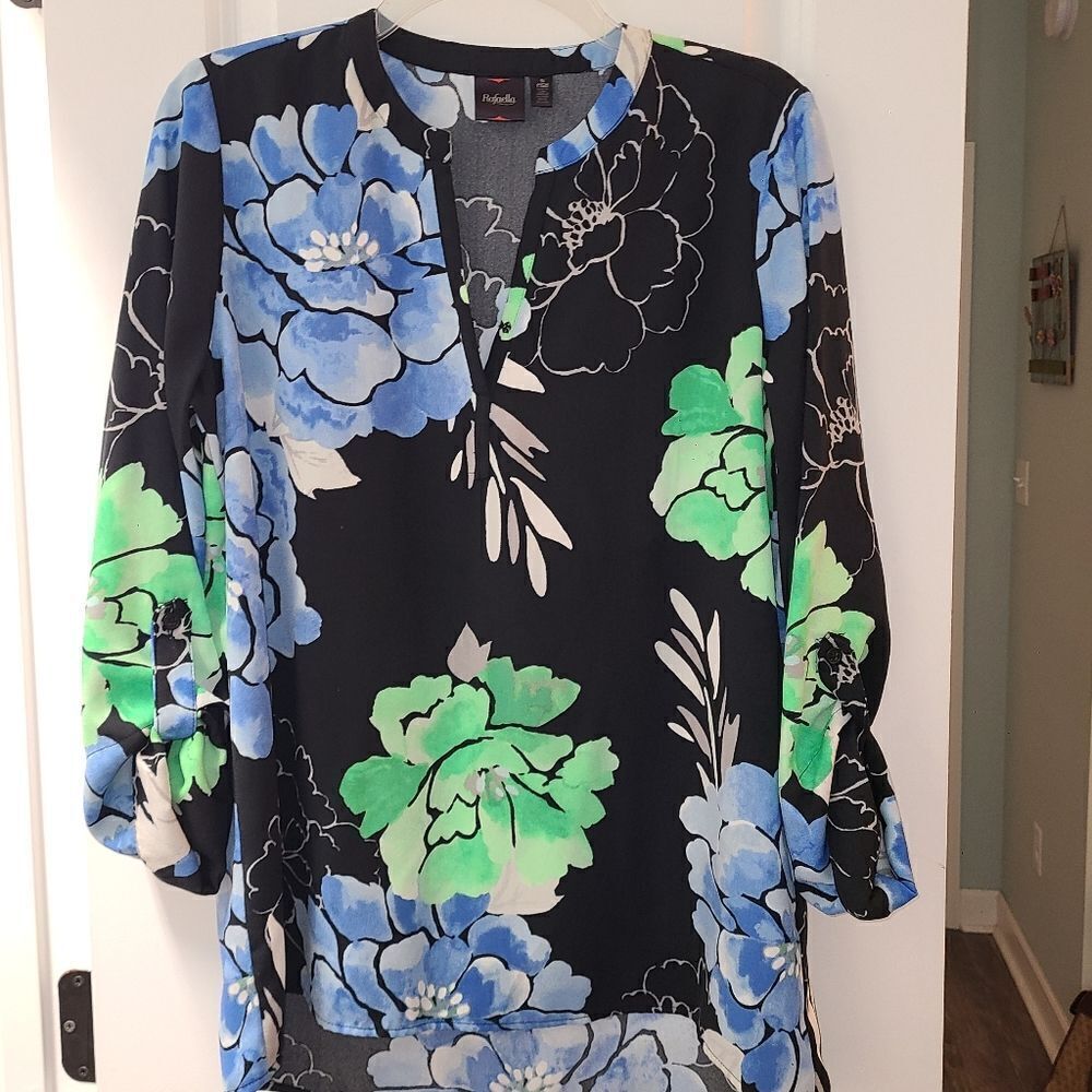 Rafella Floral Spring Blouse - Picture 3 of 9